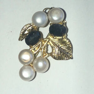 Vintage Genuine Pearls & Blue Stone Pendant or Brooch